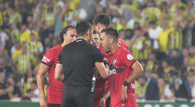 Gaziantep FK 23. dakikada 10 kişi kaldı