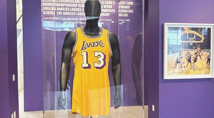 NBA efsanesinin forması açık artırmada! 4 milyon doları geçebilir
