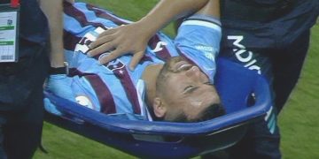 Trabzonspor’da sakatlık şoku! Maçtan sedyeyle çıktı…