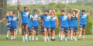 Trabzonspor’un Galatasaray maçı takımı açıklandı