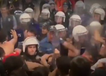 Kayserispor Gaziantep FK maçında arbede! MHP ve İyi Parti vekilleri arasında gerilim