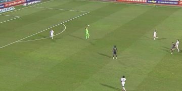 Adana Demirspor’da kaleci oyundan atıldı! Enteresan an…