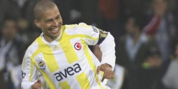 Alex: “Avrupa’nın en yeterli kulüplerinin verdiği üzere bir kontrattı”