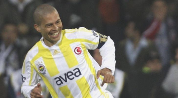 Alex: “Avrupa’nın en yeterli kulüplerinin verdiği üzere bir kontrattı”