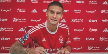 Devlerin gözdesi Premier Lig grubuyla 5 yıllık imzaladı