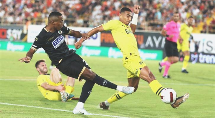 Djiku, Skrtel’den bu yana bir birincisi başardı!