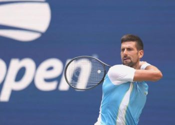 Djokovic yanılgı yapmadı, Tsitsipas elendi!