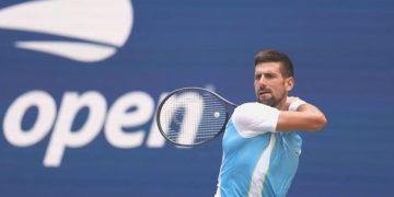 Djokovic yanılgı yapmadı, Tsitsipas elendi!