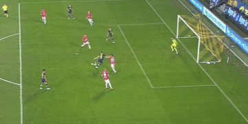 Dzeko vurdu, Gikiewicz kusursuz çıkardı!