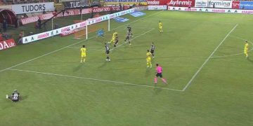 Edin Dzeko altıpasta kaçırdı