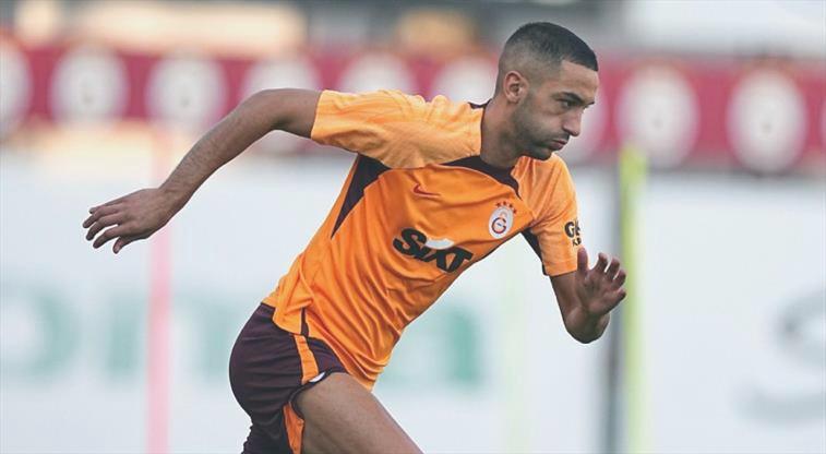 Erden Timur: “Ziyech, PSG’ye transfer olmak üzereydi”