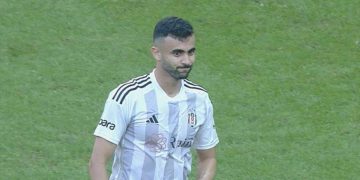 Ghezzal’ın füzesi direği sıyırdı!