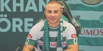 Gökhan Töre yeni grubuna imzayı attı