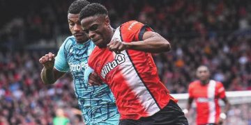 Luton Town Premier League tarihinde birinci puanını aldı