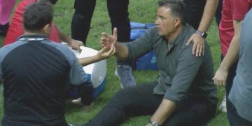 Maç sırasında kötüleşti, hastaneye kaldırıldı!