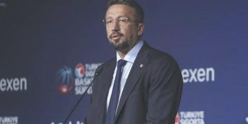 “Takımlarımız, Avrupa’daki başarılarıyla göğsümüzü kabartıyor”