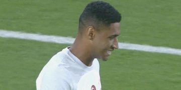 Tete’nin harikulade şutu az farkla dışarıda!