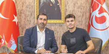 Trabzonspor resmen açıkladı! 4 yıllık imza