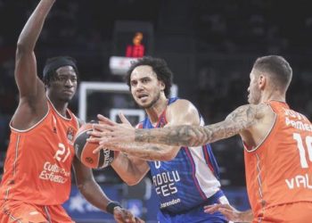 Anadolu Efes çift maç haftasını kayıpsız geçti