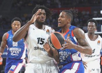 Anadolu Efes, EuroLeague’de siftahı yaptı!