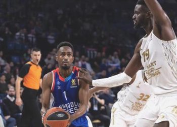 Anadolu Efes galibiyet için alana çıkıyor