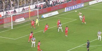 Dzeko’nun vuruşunda Erce’den geçit yok