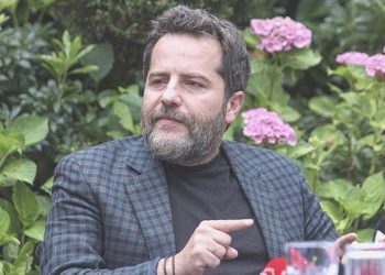 Erden Timur’dan Ziyech kelamları: “PSG ile anlaşmıştı…”