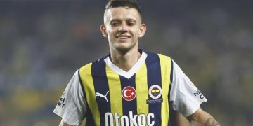 Eski Fenerbahçeli futbolcudan flaş sözler! Dzeko’dan bile düzgün…