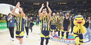 Fenerbahçe Beko ikide iki için parkeye çıkıyor
