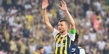 Fenerbahçe’den dikkat çeken Edin Dzeko paylaşımı!