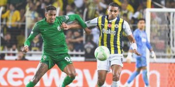 Fenerbahçe’ye yıldızından makûs haber!