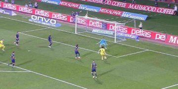 Ferdi Kadıoğlu karşı karşıya kaçırdı