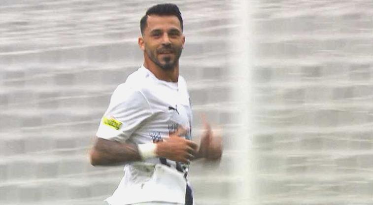 Fevkalade füze! Aytaç Kara gözlerin pasını sildi