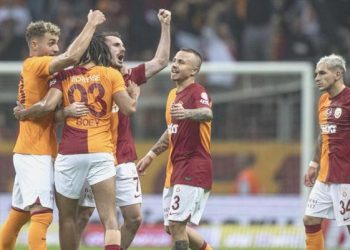 Galatasaray bir birincisi gerçekleştirmenin peşinde!