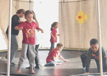 Galatasaray, Cumhuriyetin 100. yılını depremzede çocuklarla kutladı