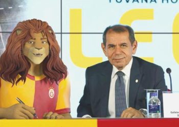 Galatasaray, dünyanın birinci digital taraftarı Leo’yu tanıttı!