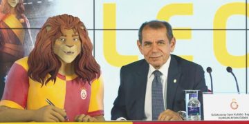 Galatasaray, dünyanın birinci digital taraftarı Leo’yu tanıttı!