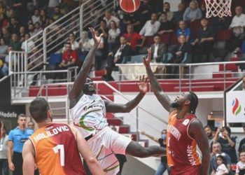 Galatasaray Ekmas son topu kaçırdı, Aliağa Petkimspor kazandı