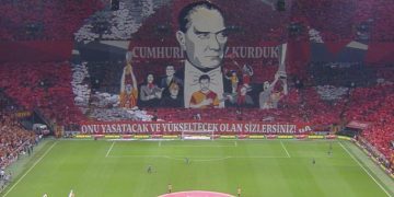 Galatasaray’dan fevkalade Cumhuriyet koreografisi