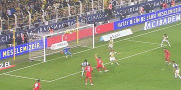 İnanılmaz kaçtı! Livakovic devleşti