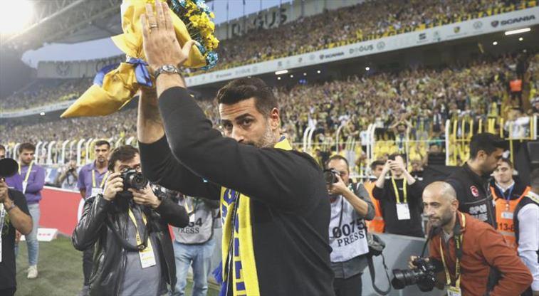 Kadıköy’de Volkan Demirel’e sevgi seli