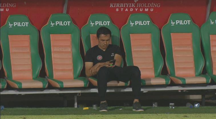 Maç tamamlandı, Shukurov yedek kulübesinden ayrılmadı