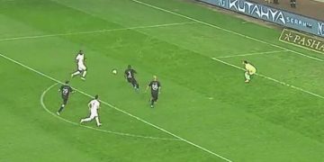 Mame Thiam fırsat tepti