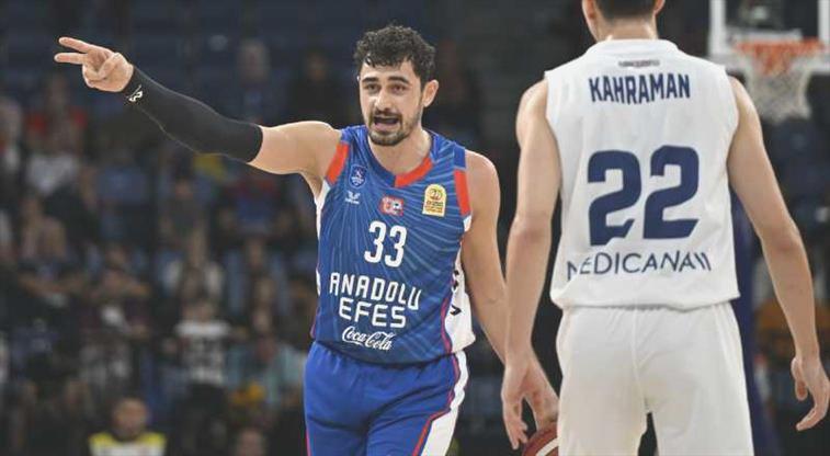 ÖZET | Anadolu Efes konutunda rahat kazandı