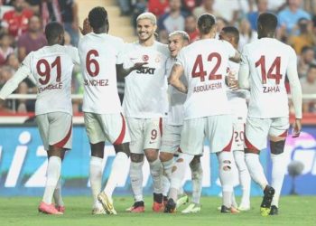 RAMS Park’ta derbi zamanı! Hakim Ziyech…