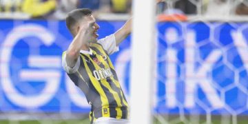 Szymanski’nin menajerinden transfer savlarına flaş cevap!