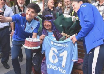 Trabzonspor’dan 60 yaşındaki fanatik taraftarına sürpriz