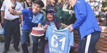 Trabzonspor’dan 60 yaşındaki fanatik taraftarına sürpriz