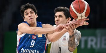 Anadolu Efes, Manisa BŞB’yi farklı mağlup etti