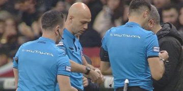 Ali Şansalan maça devam edemedi!